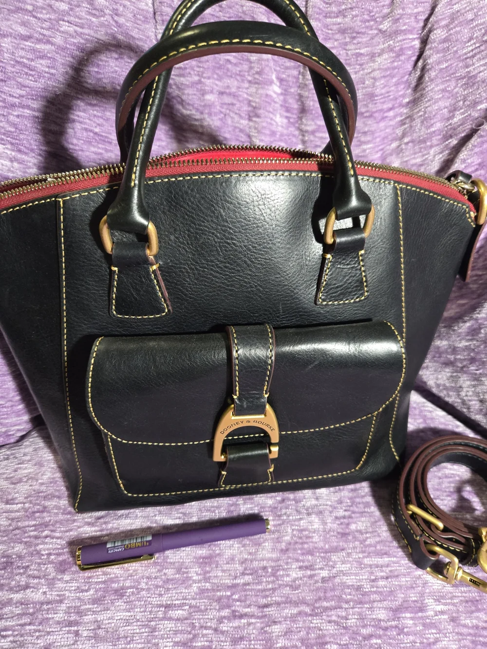 Dooney & Bourke FLORENTINE NAVY💙 Leather Naomi Satchel with Gold Hardware. EUC